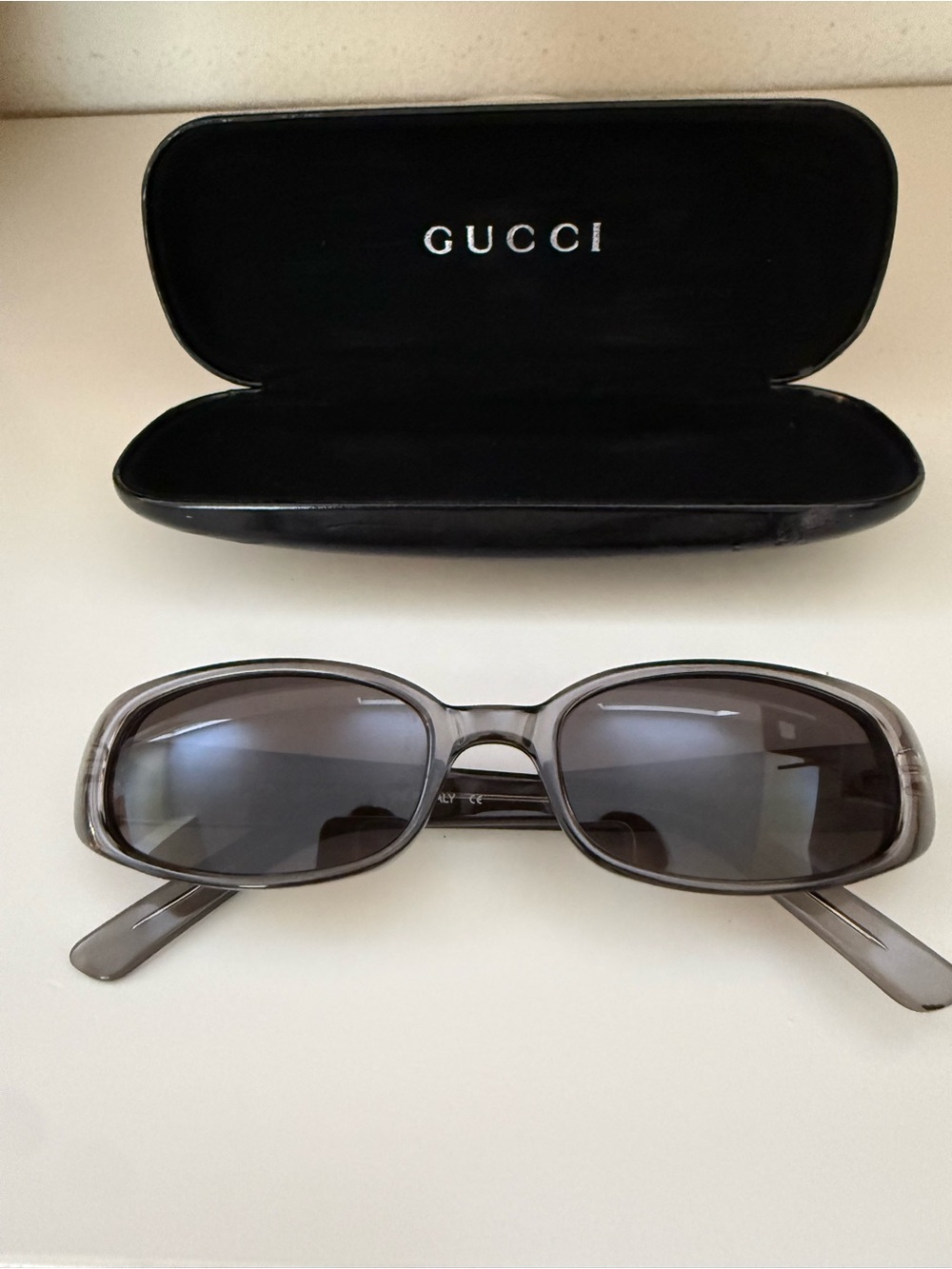VTG Gucci Women’s Gray Oval Sunglasses - Tom Ford era - GG 2452 S